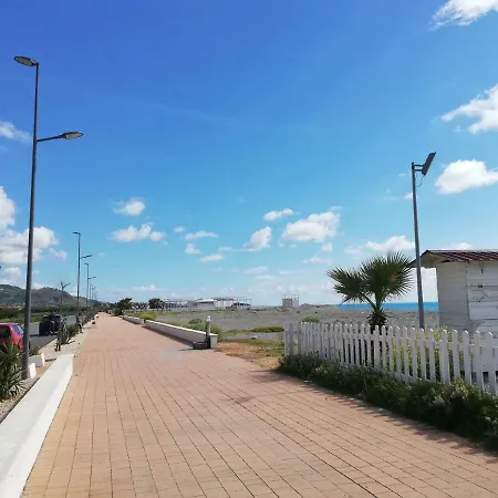 Casa Vacanze Valente Semesterbostad Santa Maria Del Cedro